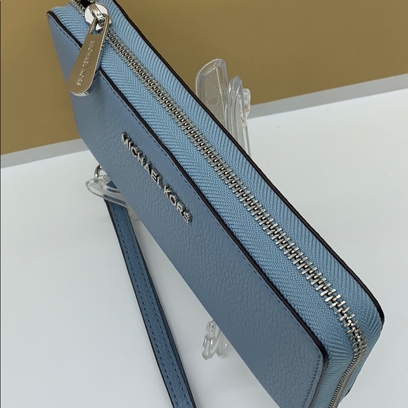 MICHAEL KORS JET SET TRAVEL LG TRVL CONTINENTAL - Picture 14 of 16